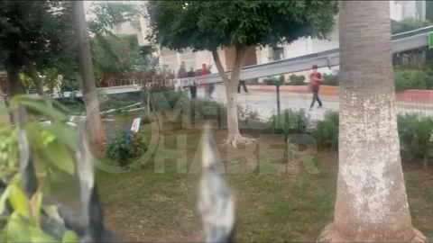 Mersin'de Yük Asansörü Devrildi, Maddi Hasar Meydana Geldi