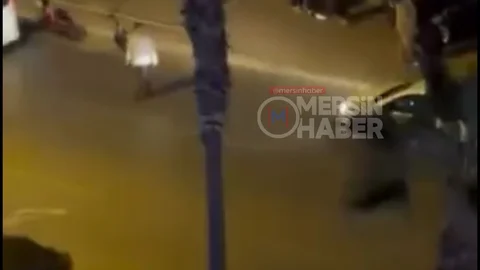 Mersin Yenişehir'de Otomobil Yayaya Çarptı: Genç Kız Ağır Yaralı