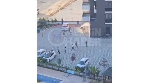 Mezitli’de Site İçinde Kavga Kamerada