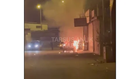 4 Araç Kundaklandı: Şüpheli Güvenlik Kamerasında