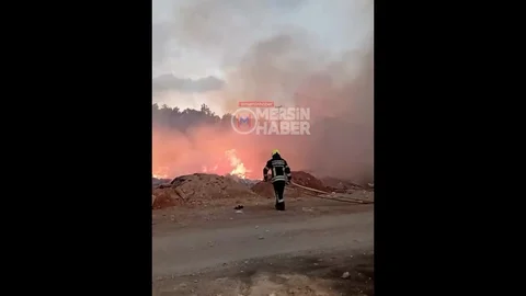 Moloz Yığını Alev Aldı: Mezitli Kuyuluk-kaleköy Arasında Panik!