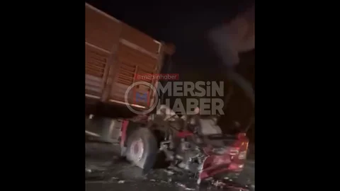 Mersin'de TIR Çarpışması