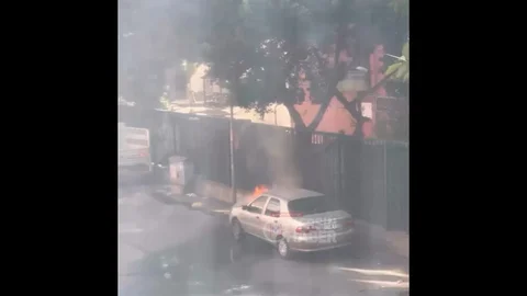 Mersin'de Park Halindeki Araç Yandı