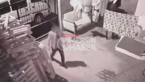 Mersin'de Motosiklet Hırsızlığı Görüntülendi