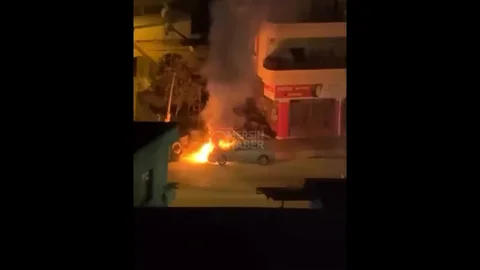 Toroslar'da Park Halindeki Araç Yandı