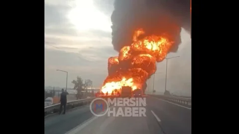 Mersin'de Tanker Yangını Ortaya Çıktı