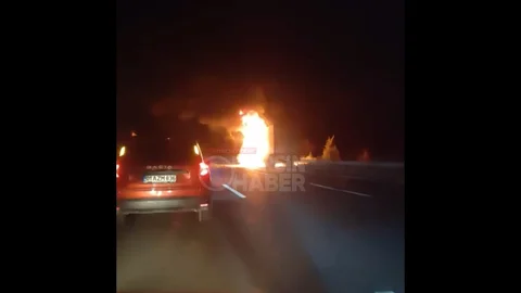 Tarsus-Pozantı Otoyolu'nda TIR Yangını Görüntülendi