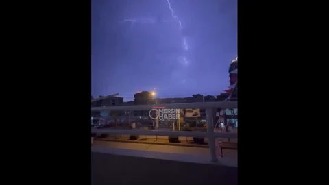 Mersin'de Sağanak Yağış İçin Kriz Masası Kuruldu
