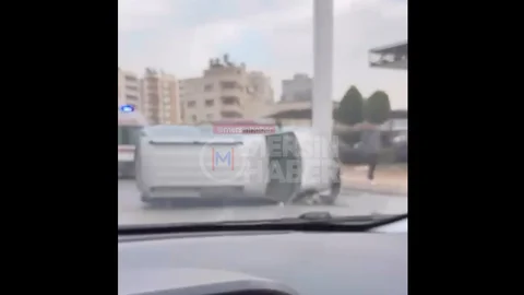 Mersin'de Hafif Ticari Araç Kaza Yaptı