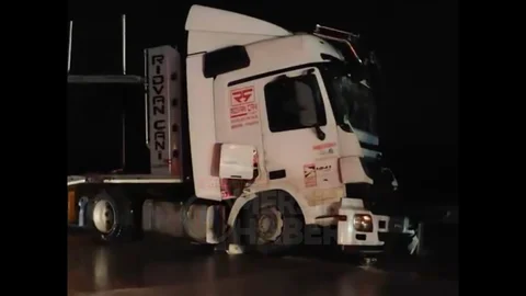 Mersin'de TIR ve Otomobil Kazası Görüntülendi