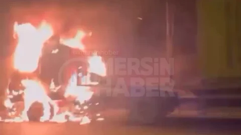Mersin'de TIR Yangını Kameralara Yansıdı