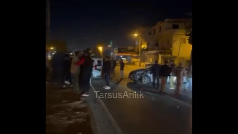 Mersin'de Trafik Kazası: İki Araç Çarpıştı