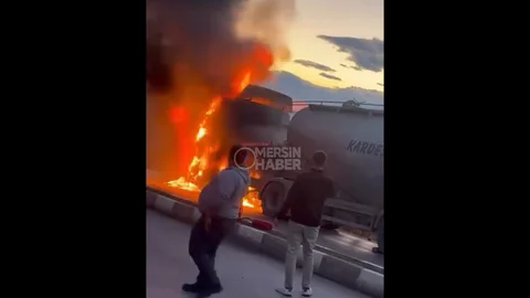 Taşucu’nda Silobaz Yangını: Çevredekiler Mücadele Etti