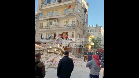 Mersin'de Bina Yıkımı Sırasında Panik Anları