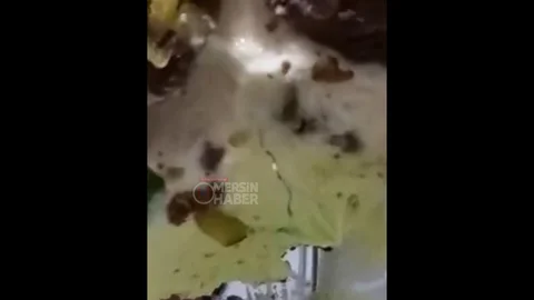 Mersin'de Market Tatlısında Metal Bulaşık Teli Çıktı