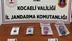 Kocaeli'nde Jandarma Ekipleri Uyuşturucu Operasyonu Düzenledi, 10 Suçtan Aranan Şüpheli Tutuklandı.