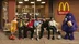 İstanbul'daki McDonald’s, Dünya Kupası için koleksiyon ürünleri sunuyor.