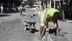 Kuşadası Cumhuriyet Mahallesi'nde 5 bin metrekarelik alanda yol yapım çalışmaları sürüyor.