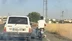 Şanlıurfa Siverek'te Motosiklet Sürücüsü, Otomobilin Kemerine Tutunarak İlerledi