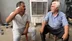 Kahramanmaraş Sanayi Sitesi'nde Bir Tamirciye Gelen Vatandaş, Türkü Söyledi
