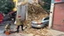 Beyoğlu'nda Maviş Sokak'ta 2 Katlı Metruk Binanın Çökmesi Sonucu Park Halindeki Araç Hasar Gördü