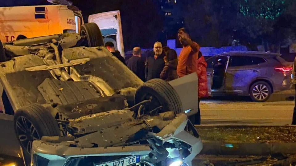 Fuat Morel’de Feci Kaza: Kontrolden Çıkan Otomobil Ağaçları Biçip Takla Attı!