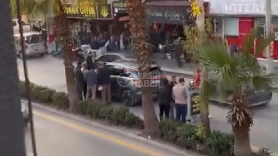 Tarsus'ta Yoğun Saatlerde Araç Yolda Arıza Yaptı: Trafik Kilit!