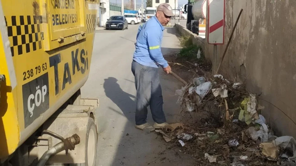 Akdeniz’in 65 Mahallesinde Kesintisiz Temizlik Seferberliği Sürüyor