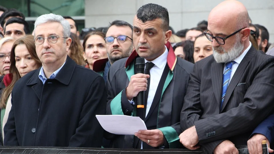 Mersin Barosu’ndan Yalova’daki Avukat Cinayetine Tepki: " Avukat Susmaz, Savunma Geri Adım Atmaz"