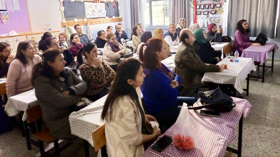 Bozyazı’da Öğretmenlere Fizyoterapistten Özel Eğitim: Yanlış Duruşun Tehlikelerine Karşı Farkındalık