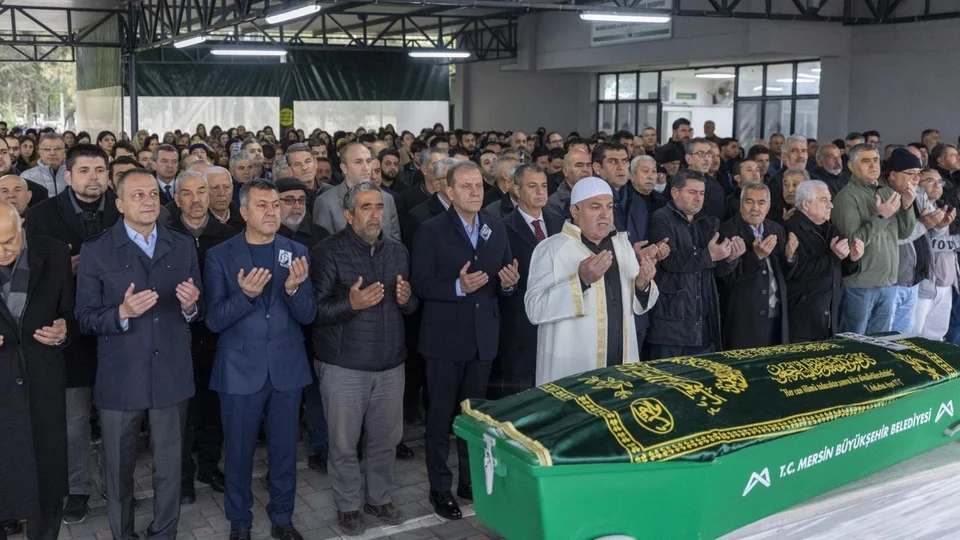 31 Yaşında Kalp Krizi Nedeniyle Hayatını Kaybeden Büyükşehir Personeli Şadiye Karabudak Gözyaşları Arasında Defnedildi