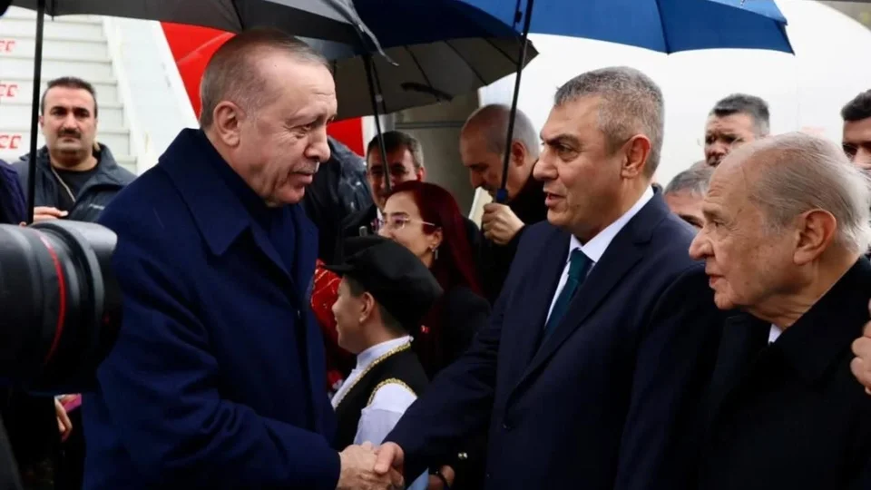 Vali Atilla Toros, Cumhurbaşkanı Erdoğan’ı Çukurova Havalimanı’nda Karşıladı