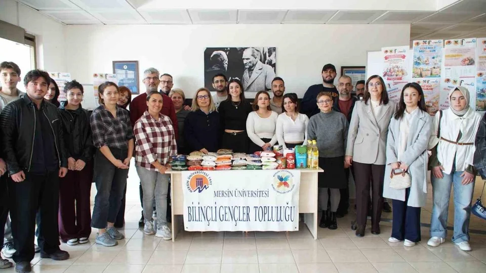 Mersin Üniversitesi İletişim Fakültesi'nde Ramazan Dayanışması: Lösemili Çocuklar İçin Yardım Kolileri Hazırlanıyor