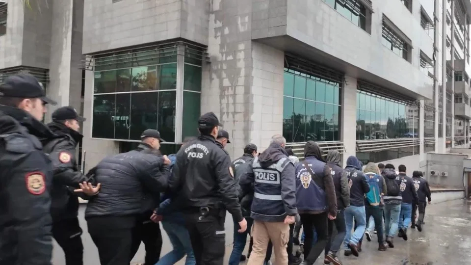 1 Milyar 39 Milyon Liralık Yasa Dışı Bahis Para Trafiği: Mersin'de 16 Şüpheli Yakalandı, 9'u Tutuklandı