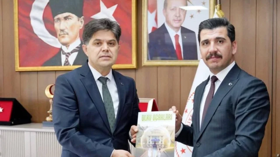 Ülkü Ocakları Mersin İl Başkanı Bebek, Mersin İl Milli Eğitim Müdürü Özdemirci 'yi Ziyaret Etti