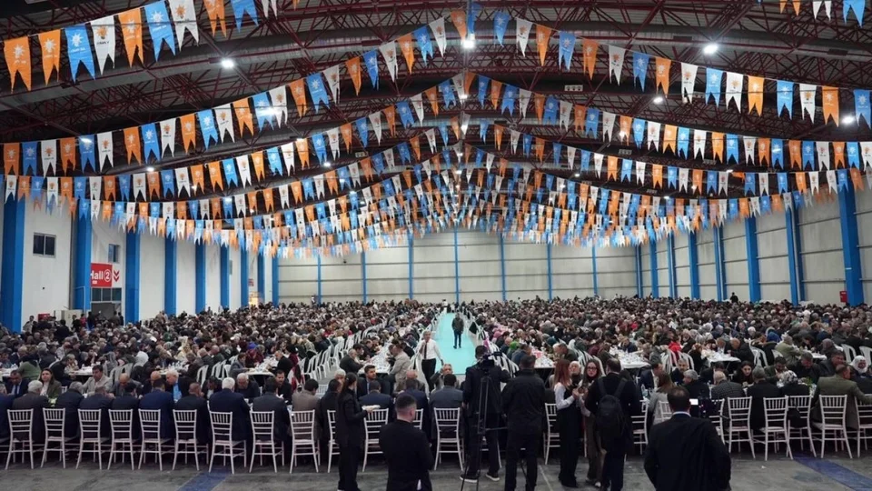 Yenişehir Fuar Merkezi'nde AK Parti İftarı: Genel Başkan Yardımcısı Yavuz'dan Teşkilata Teşekkür!