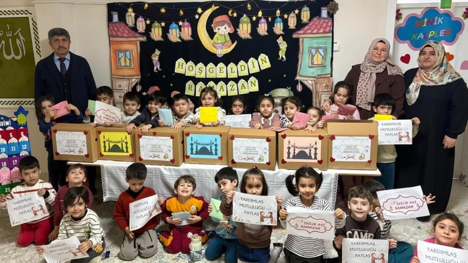 Anamur'da Küçük Kalpler Büyük İyilik Yaptı: Ramazan İyilik Kolileri TDV'ye Teslim Edildi