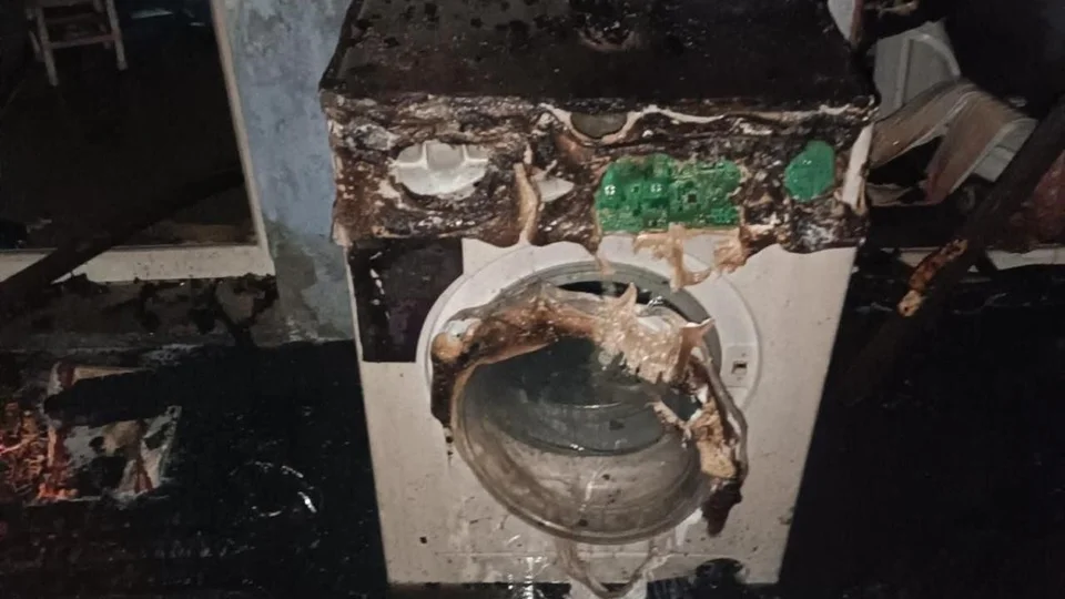 Soba Kıvılcımı Felakete Dönüştü: Erdemli'de Ev Tamamen Yandı