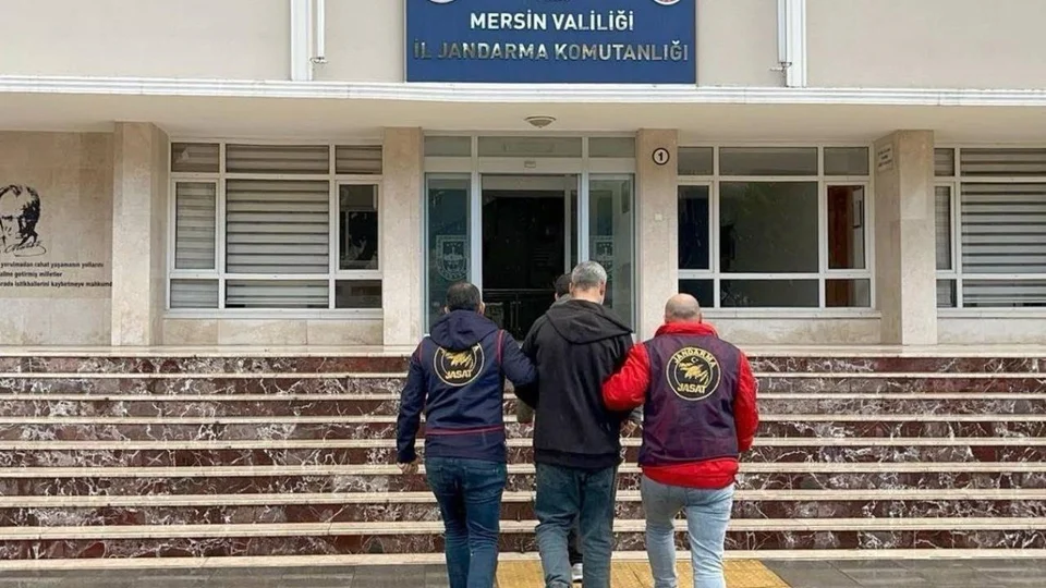 Erdemli'de Gizleniyordu! 19 Yıl 11 Ay 13 Gün Kesinleşmiş Cezalı Şahıs Jandarma Tarafından Yakalandı