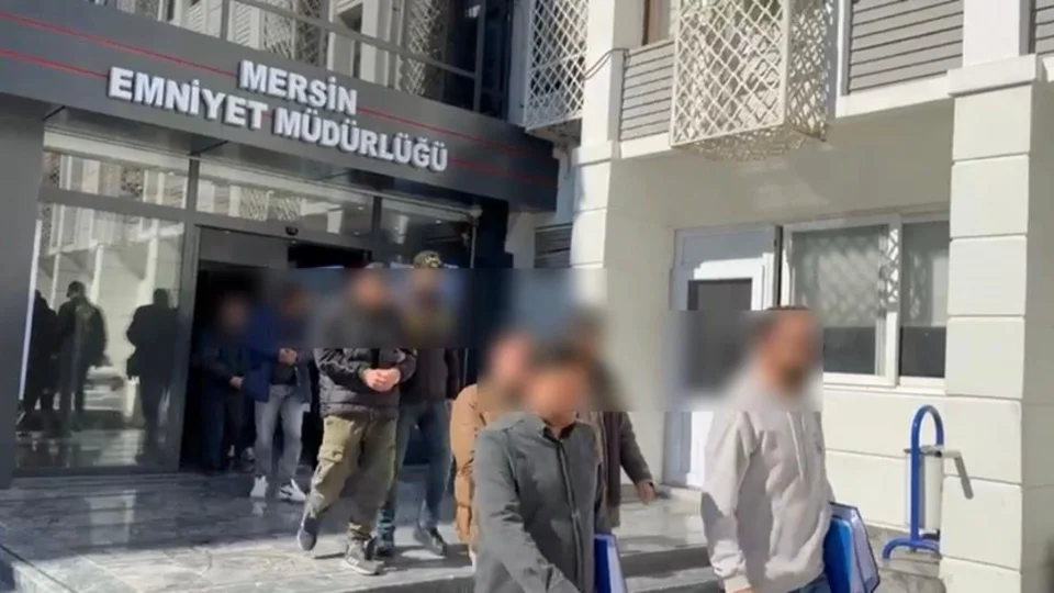 3,3 Milyon TL'lik Sosyal Medya Dolandırıcılığı Operasyonu: Mersin'de 9 Şüpheli Yakalandı, 4'ü Cezaevine