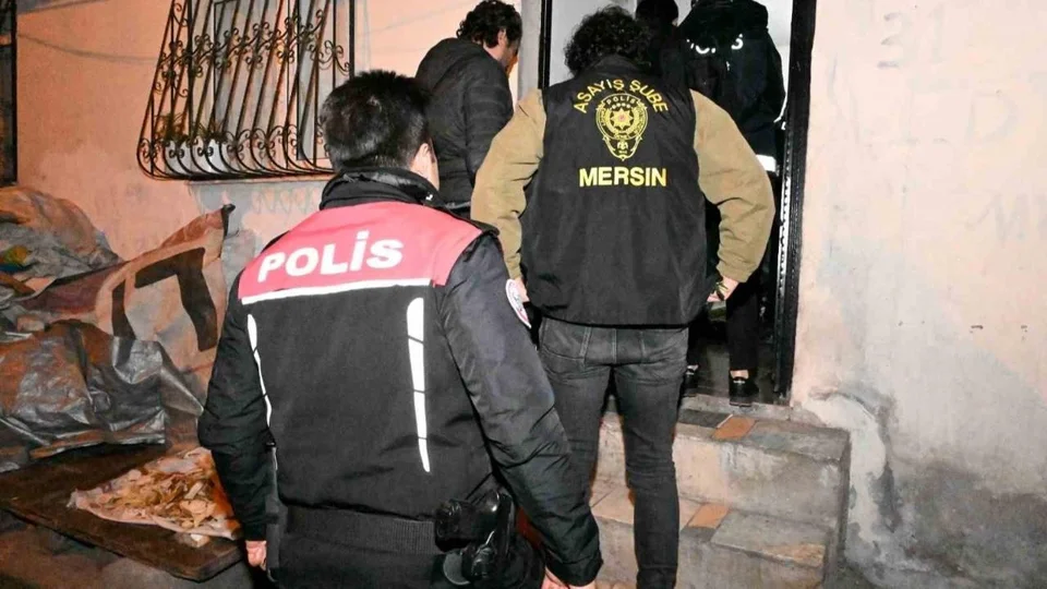 678 Kişi Yakalandı, Silahlar Topraktan Çıkarıldı: Mersin'de 10 Günde 678 Kişi Yakalandı