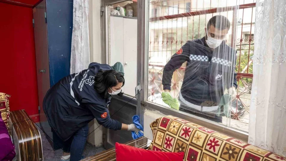 Mersin Büyükşehir, Ramazan Bayramı Öncesi Evde Bakım ve Temizlik Hizmetleriyle Yanında