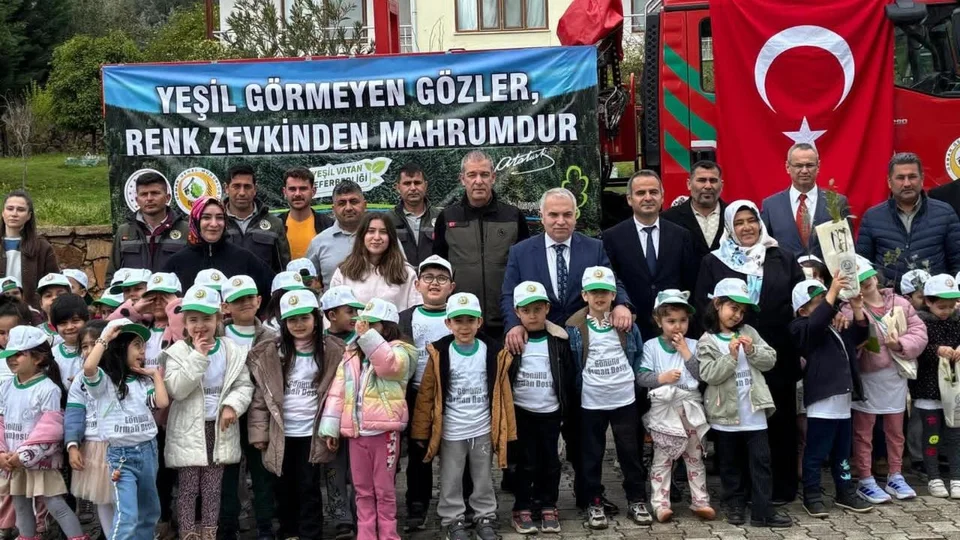 Anamur’da Orman Haftası Kapsamında Öğrencilere Fidan Dağıtımı Yapıldı