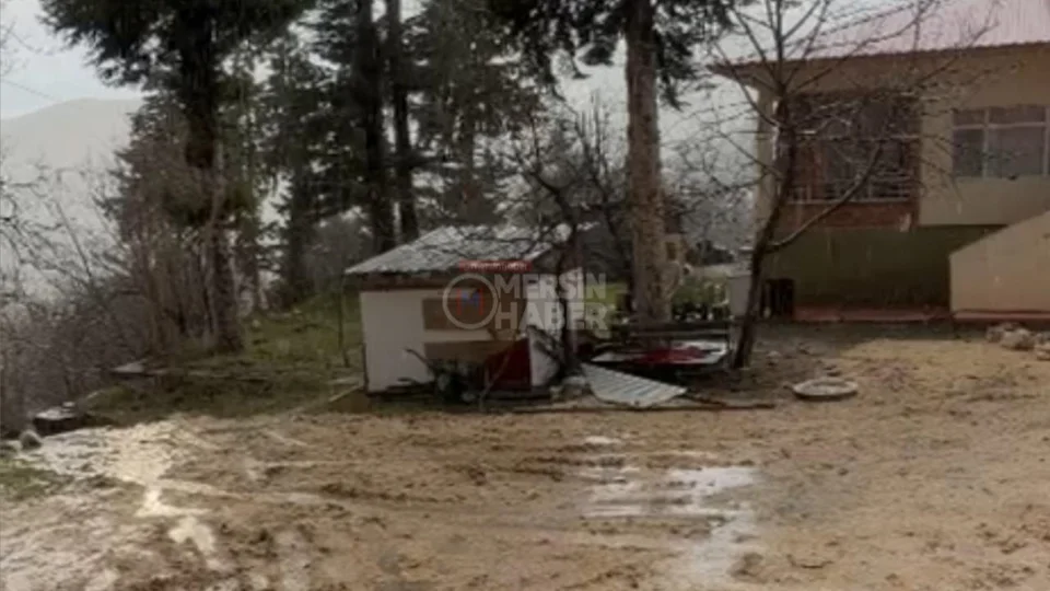 Çamlıyayla’da Sağanak ve Dolu Yağışı Etkili Oldu