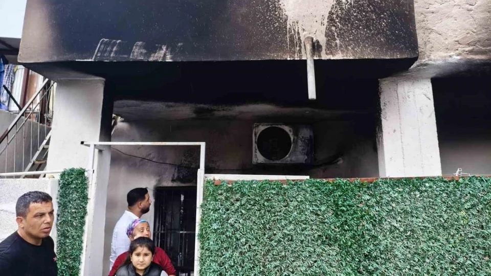 Tarsus'ta Evde Klima Patladı, Yangın Çıktı