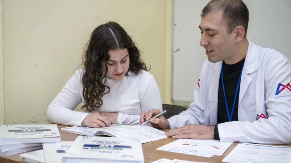 Eğitimde Engel Tanımadı: Görme Engelli Öğrenci Büyükşehir Kursunda Üniversiteye Hazırlanıyor