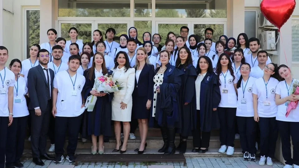 Tarsus Üniversitesi'nde Sağlıkçılar Beyaz Önlüklerini Giydi