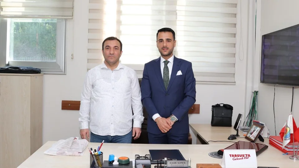 Tarsus’ta Kurumsal Uyum Vurgusu: Nüfus Müdürü Özyurt’tan Somer’e Ziyaret