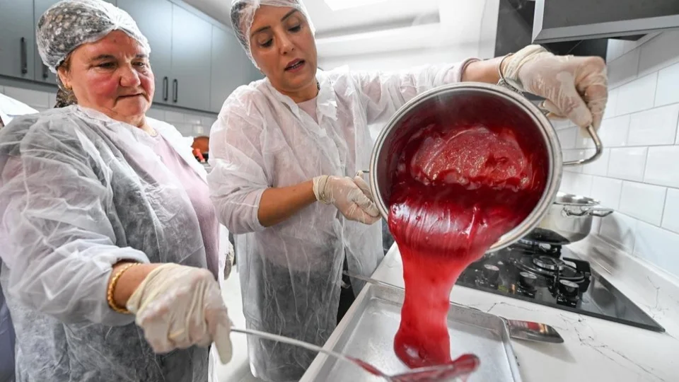 Hamzabeyli Köyümüz Atölyesi’nde Mersin Kan Portakallı Lokum Üretildi