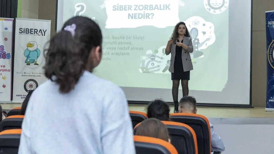 Mersin’de Çocuklara Siber Güvenlik Eğitimi: “ Güvenli İnternet Kullanımı” Anlatıldı